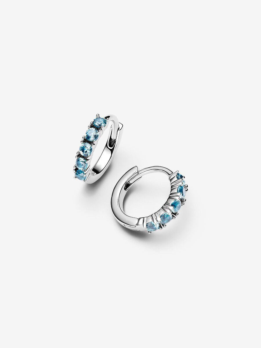 Hellblaue Huggie Ohrringe Sterling-Silber