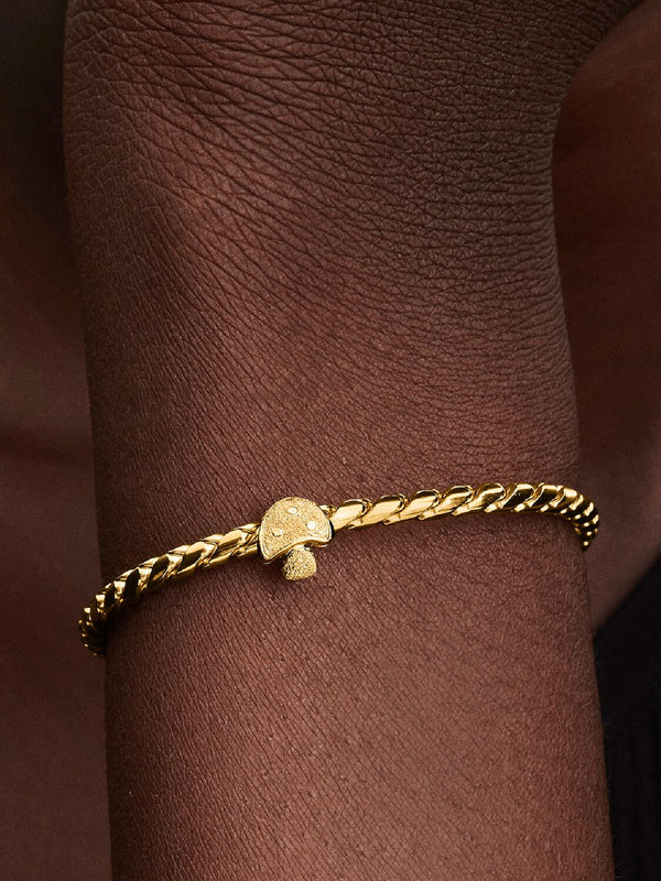 Strukturiertes Pilz Mini-Charm 14 Karat Vergoldung
