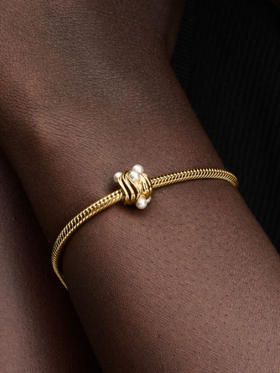 Abstrakter Wellen Charm 14 Karat Vergoldung