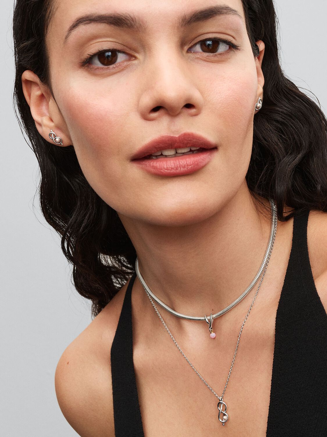 Unendlichkeitsknoten Ohrstecker Sterling-Silber