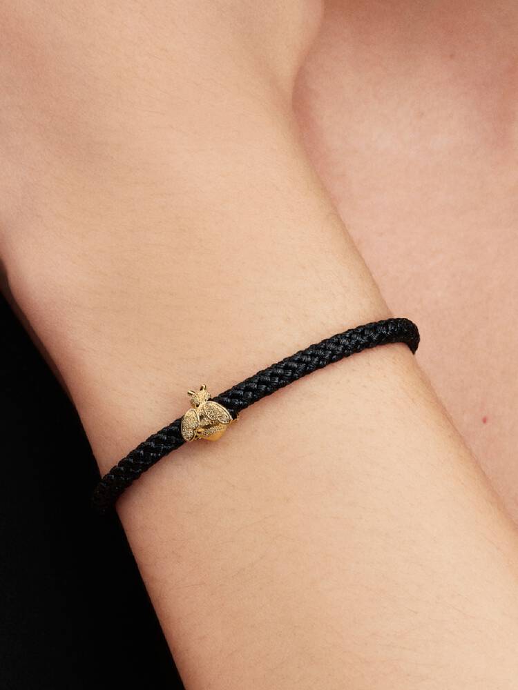 Strukturierte Biene Mini-Charm 14 Karat Vergoldung