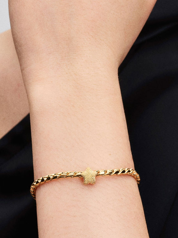 Strukturierter Stern Mini-Charm 14 Karat Vergoldung