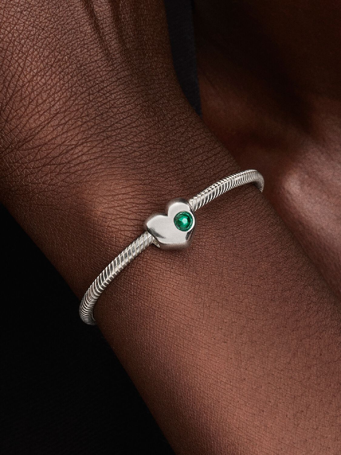 Gravierbares Grüner Stein Herz-Charm Sterling-Silber